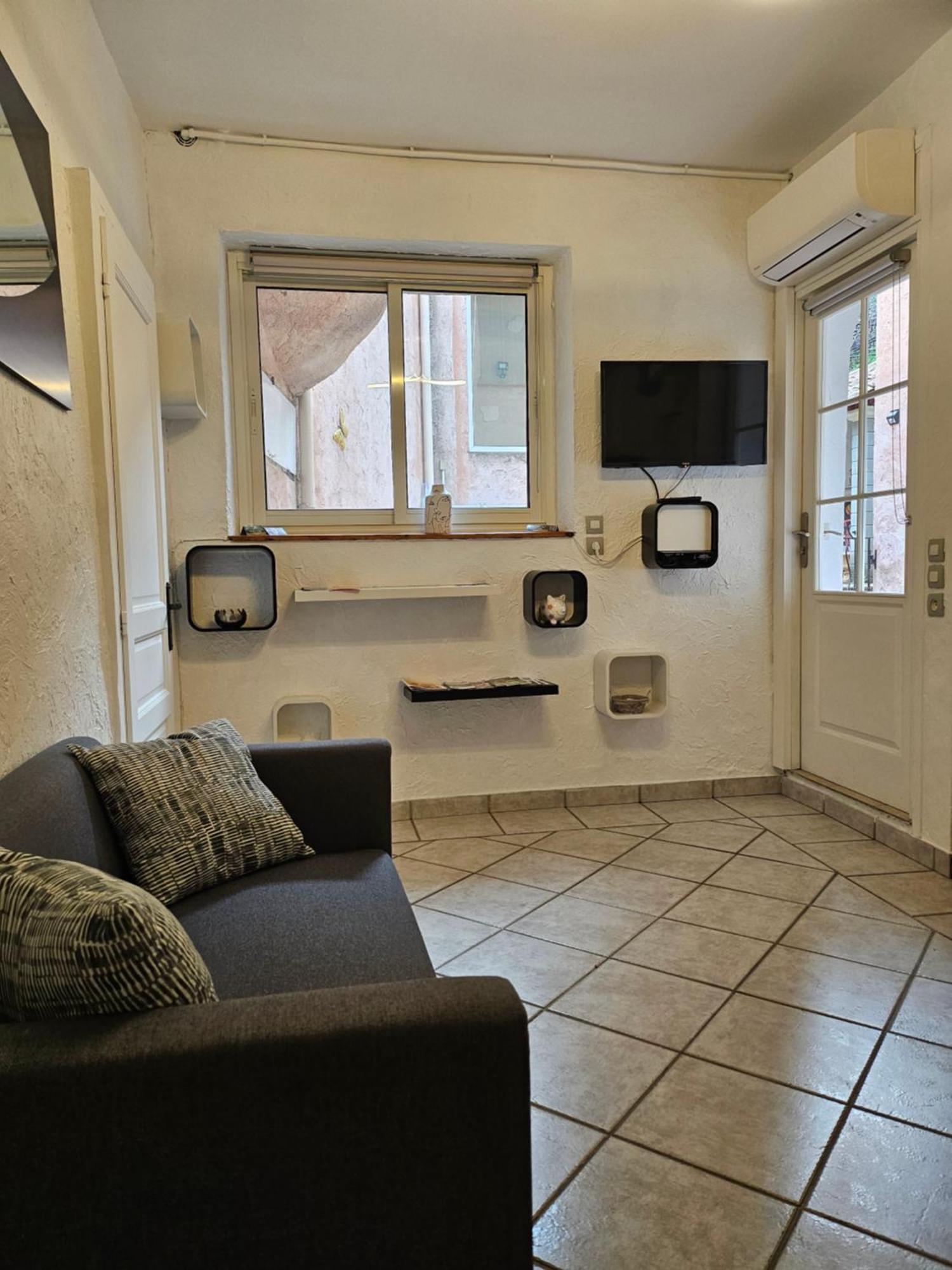 Appartement Dans Ancien Moulin A Huile Renove Grasse Buitenkant foto